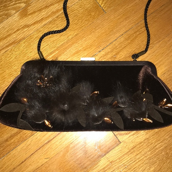 Gorgeous vintage clutch. - Picture 4 of 5